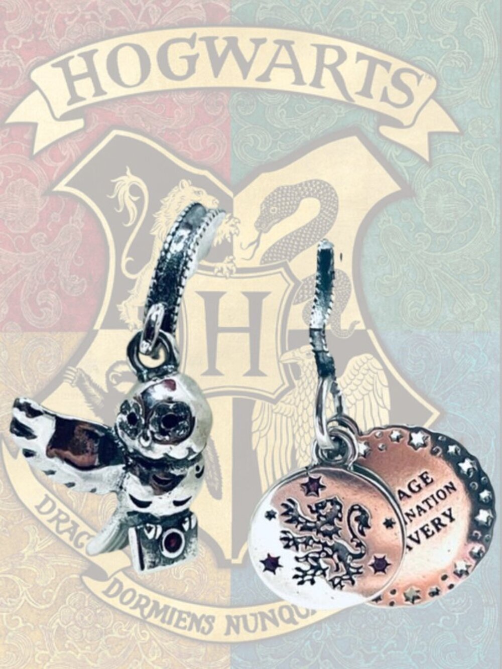 ⚡ NWOT Hedwig & Gryffindor Charms – Harry Potter ✨